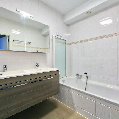 Greens 103 With Parking By Interhome Appartamento Mispelburg